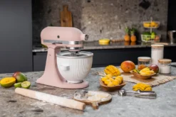 KitchenAid 4,8 L 5KSM175 Artisan Küchenmaschine Set 4 Gemüseschneider+Fleischwolf+Spritzgebäckvors, Farbe:Liebesapfelrot -Küchen Profi 0c1a6ae5641179a3ce460150460bd2a8 1