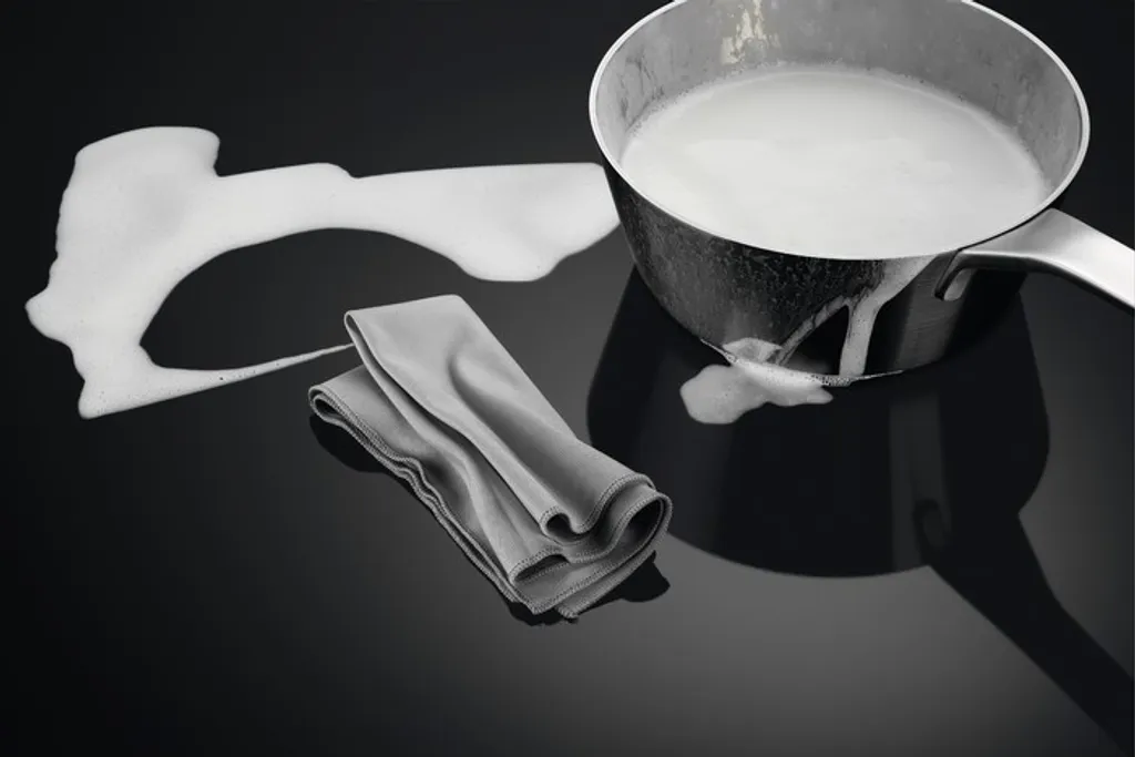 AEG - CCE84751CB - Einbau-Induktions-Kochfeld Mit Integriertem Dunsabzug - Umluft 15 AEG - CCE84751CB - Einbau-Induktions-Kochfeld Mit Integriertem Dunsabzug - Umluft – Bild 13