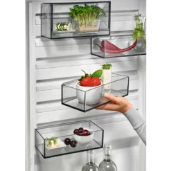 AEG RCB736D5MB Freistehende Kühl-Gefrierkombination / 2010 Mm/Gefrierteil Unten/360 L//CustomFlex - Flexibles Türablagesystem/ NoFrost/Farbe: Black Stainless Steel, Seiten Dunklegrau -Küchen Profi 37d88736a3da2796573501dc4bc0780e