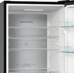 Hisense RB424N4CFC Kühl-/Gefrierkombination - Total No Frost - Metal Cooling - 326 Liter Gesamtvolumen - CrispZone - Super Cool - Extra Space - Chrom-Weinregal -Küchen Profi 56f75d4e3983ca64dcb18aa4c10d86bf