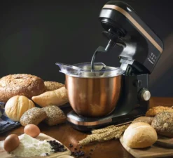 Bestron 4-in-1 Küchenmaschine, 7 Geschwindigkeitsstufen, Inkl. Schneebesen, Knethaken Und Rührarm, Mit Spritzschutz & 2,5 Liter Rührschüssel, 1000W, Farbe: Kupfer -Küchen Profi 6c6267356fad4dc71d98e85883a1e862