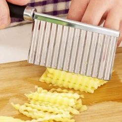 Potato Wavy Edged Knife Edelstahl Küchenhelfer Gemüse Obst Schneidwerkzeug Küchenzubehör Pommes Frites Maschine -Küchen Profi 76baf9b3c576b0bc7716ff22668c6cda