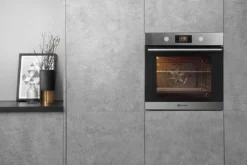 Bauknecht BAR2 KP8V2 IN Einbau-Backofen Mit Pyrolyse-Reinigungssystem/A+/71 L Maxi-Garraum/2-fach Backauszug/PowerHeißluft/reinigungsfreundliche Innenraumbeschichtung SmartClean -Küchen Profi 76db22a900651cb211f3978a17afdb63