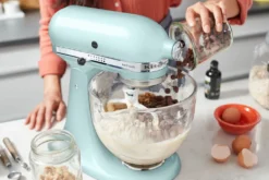 KitchenAid 4,8 L 5KSM175 Artisan Küchenmaschine Set 4 Gemüseschneider+Fleischwolf+Spritzgebäckvors, Farbe:Liebesapfelrot -Küchen Profi a1f079548baf109265e3be64abbab330 1