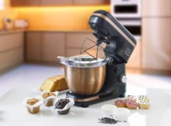 Bestron 4-in-1 Küchenmaschine, 7 Geschwindigkeitsstufen, Inkl. Schneebesen, Knethaken Und Rührarm, Mit Spritzschutz & 2,5 Liter Rührschüssel, 1000W, Farbe: Kupfer -Küchen Profi a7b01fea5e3e341e8c690b0b42b89b33