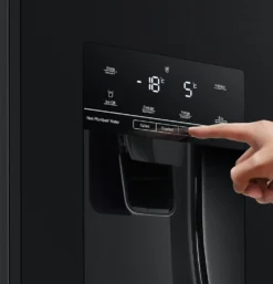Hisense RS694N4TFE Kühl-/Gefrierkombination Side By Side NOFROST - Electronic Touch Control - Ice Crusher - Wasserspender Mit Integrierten Wassertank - Volumen 562l (371l Kühl / 185l Gefrier) - Chrom Weinregal - Inverter-Kompressor -Küchen Profi b08fac86e21e5e9f4f004cf256619de1