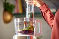 Philips Küchenmaschine Viva Collection, 29 Funktionen, 2.0 L, 2-in-1 Schneidescheibe, 800 W, Schwarz (HR7510/10) -Küchen Profi b738aea4c4f45bffbe4e332f74b8442c