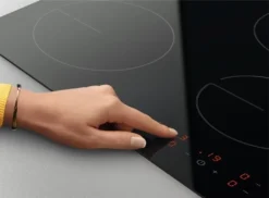 Zanussi - ZHRN643X - Einbau-Ceran-Kochfeld - 60 Cm -Küchen Profi f0c3d67c41bccf89276f82bc72cedce7